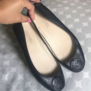 Black ♠️ leather Michael Kors flats